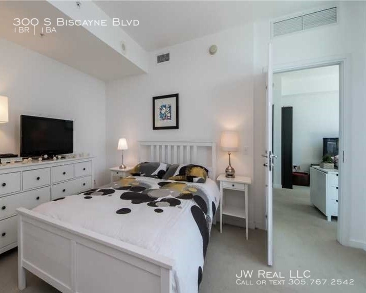 300 S Biscayne Blvd - Photo 8