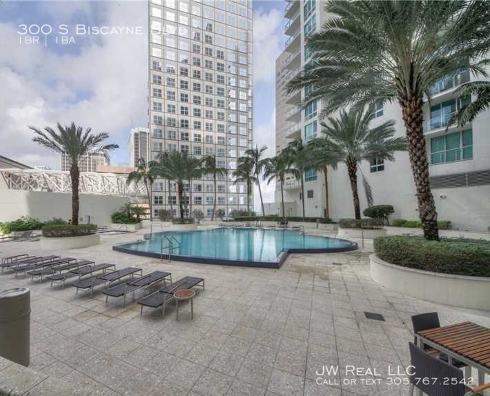 300 S Biscayne Blvd - Photo 14