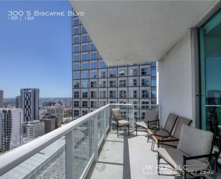 300 S Biscayne Blvd - Photo 0