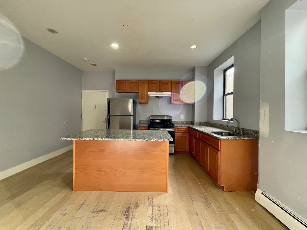 164 West 146th Street - Photo 4