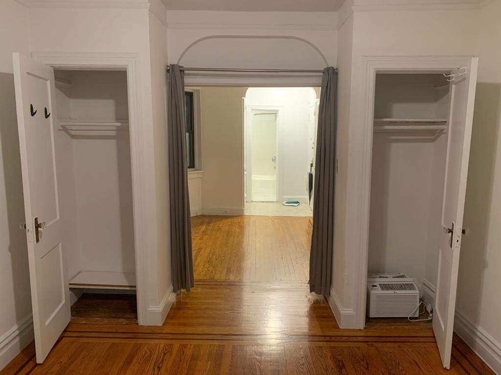 East 58th Street - Photo 3