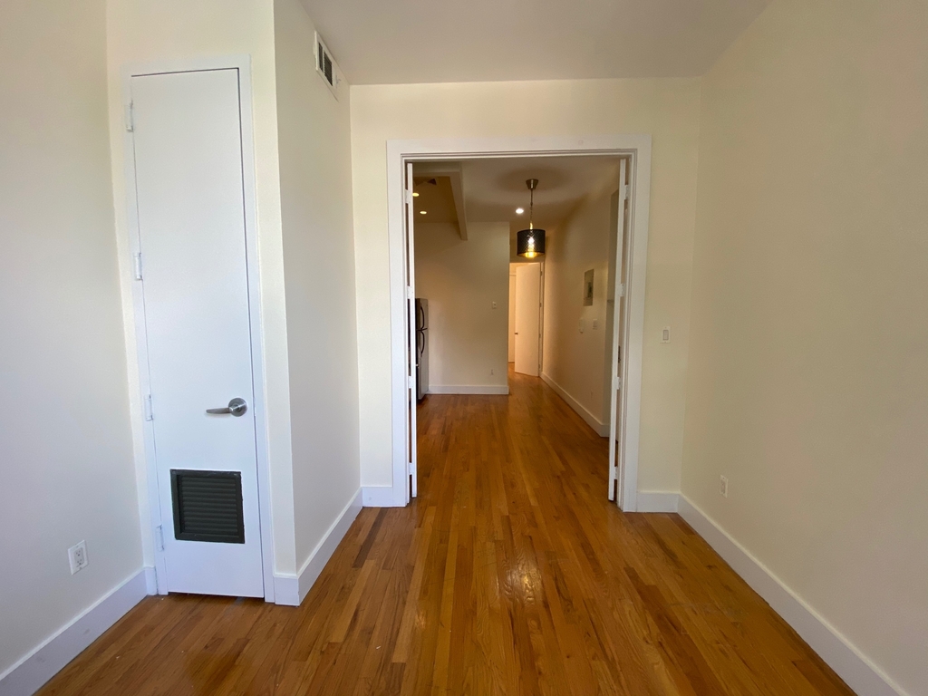 654 Park Place - Photo 8