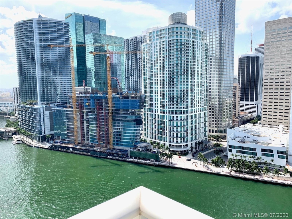 900 Brickell Key Blvd - Photo 10