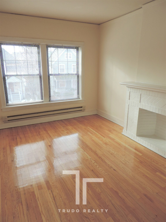 1305 Oak Ave. - Photo 2