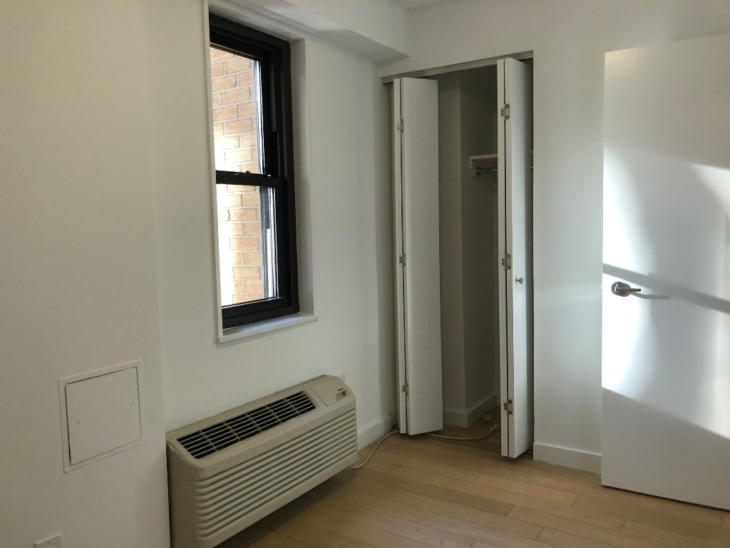 222 East 39th Street - Photo 1