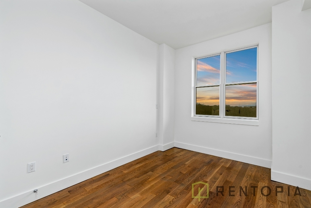 581 Ocean Parkway - Photo 1