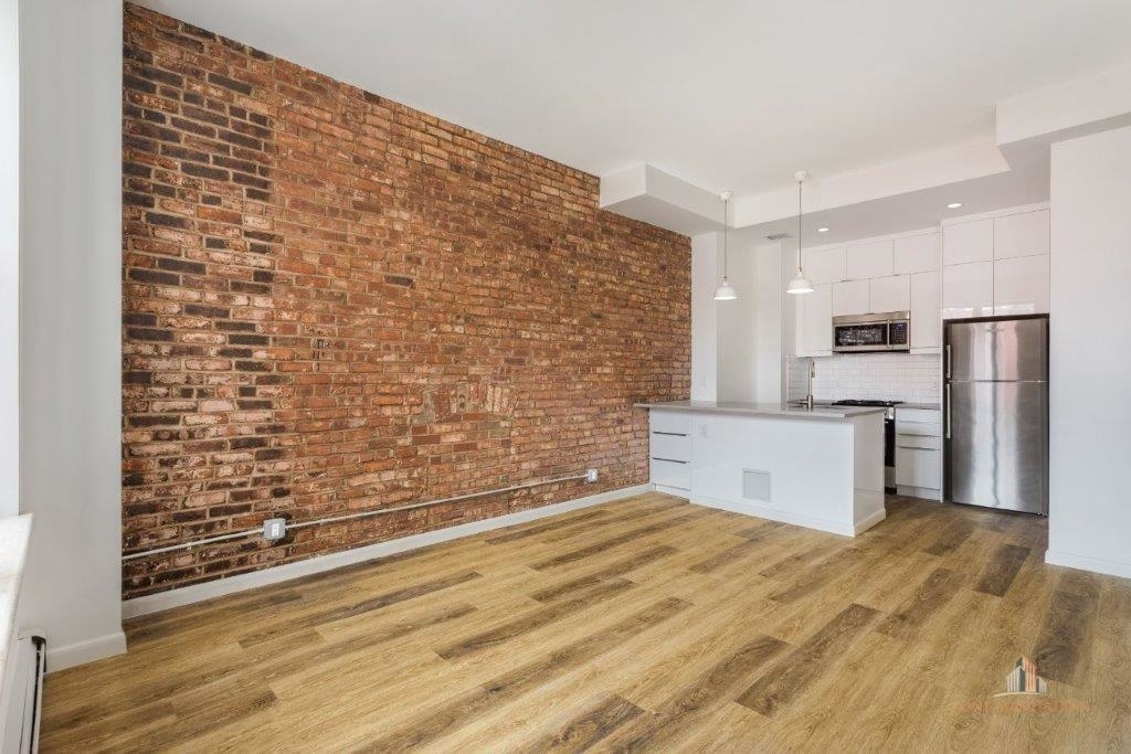 233 West 137 - Photo 2