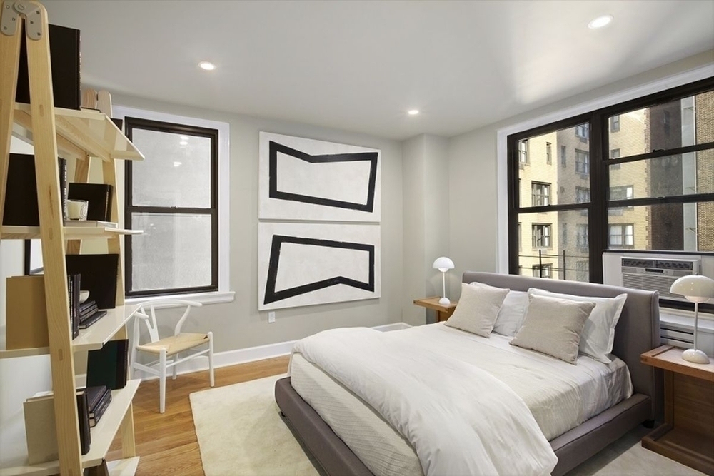 160 East 48th Street - Photo 1