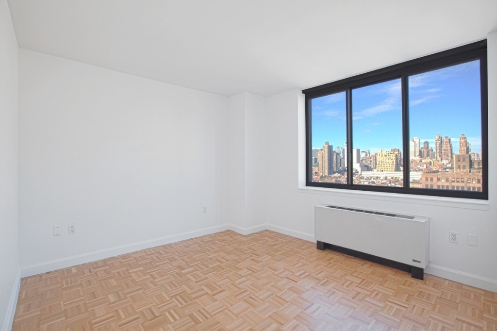 360 West 43rd Street - Photo 5