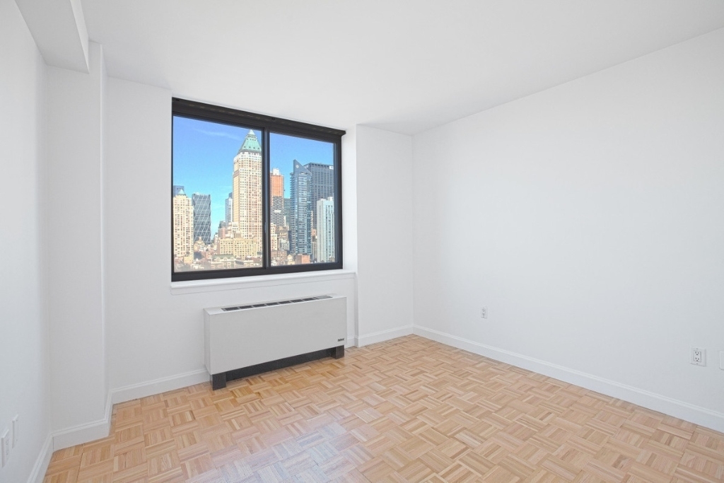 360 West 43rd Street - Photo 3