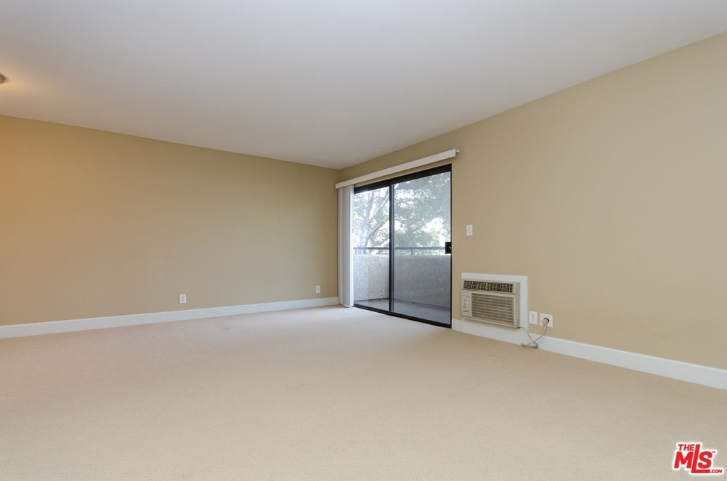 10982 Roebling Ave - Photo 7