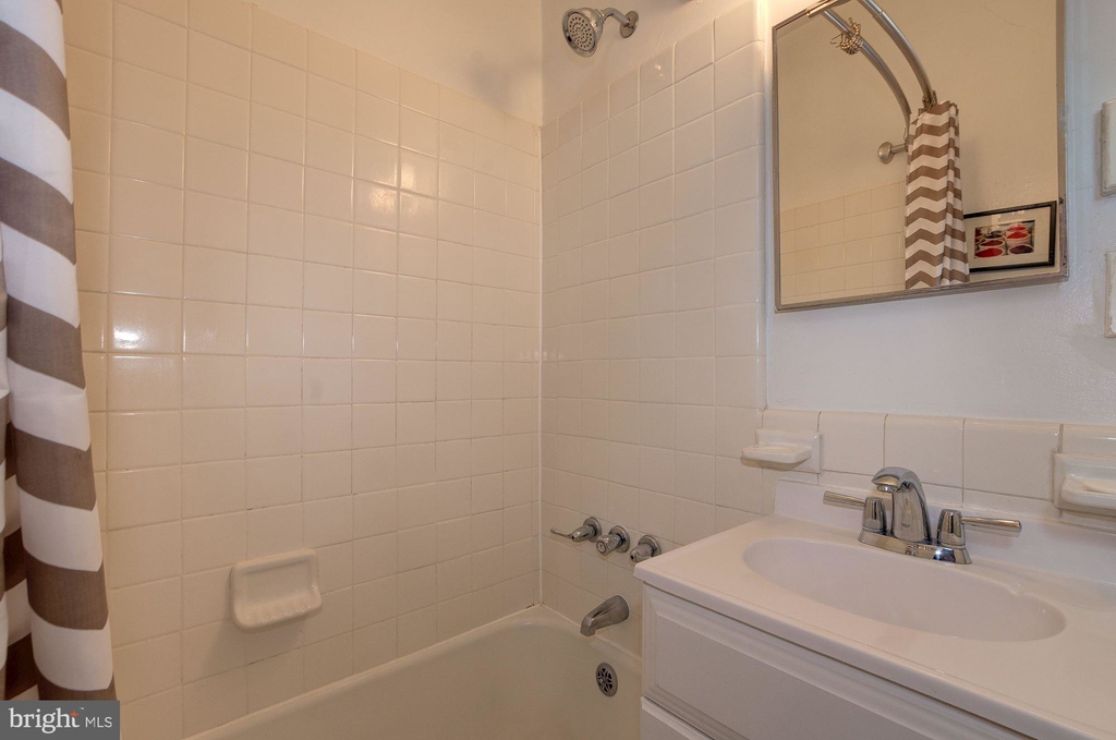 1010 25th Street Nw - Photo 13