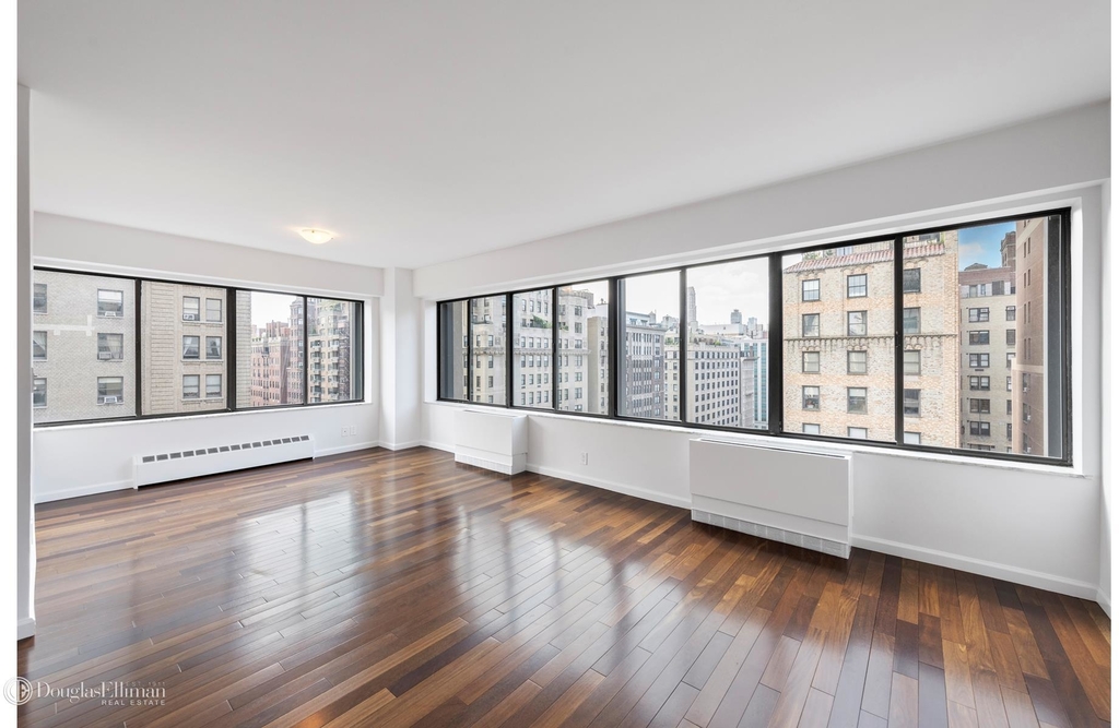 900 Park Avenue - Photo 4