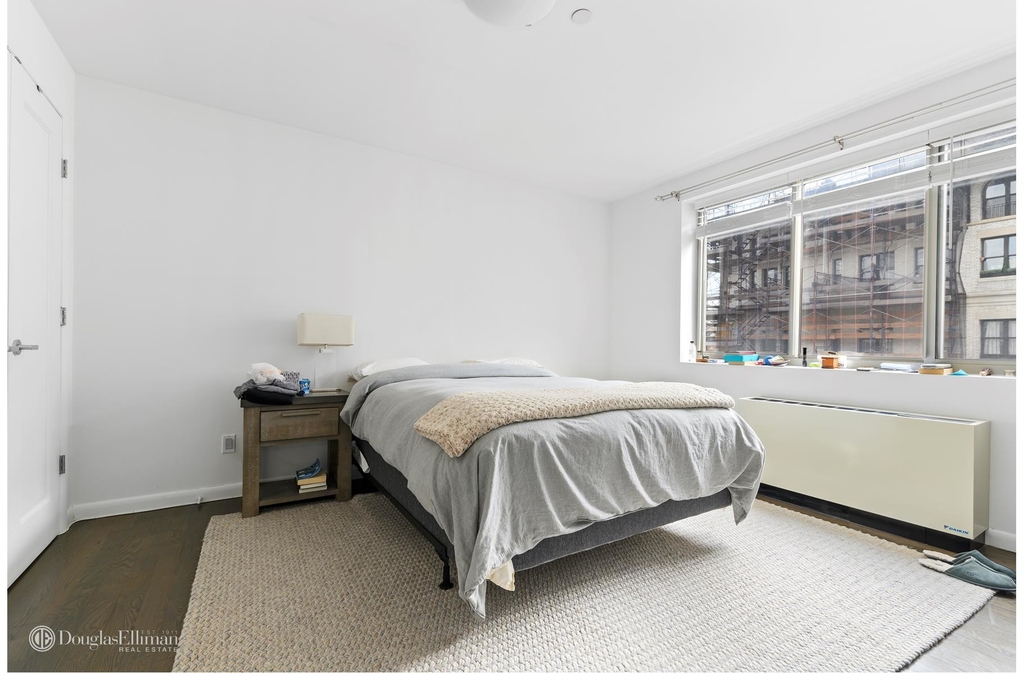 159 Bleecker St - Photo 4