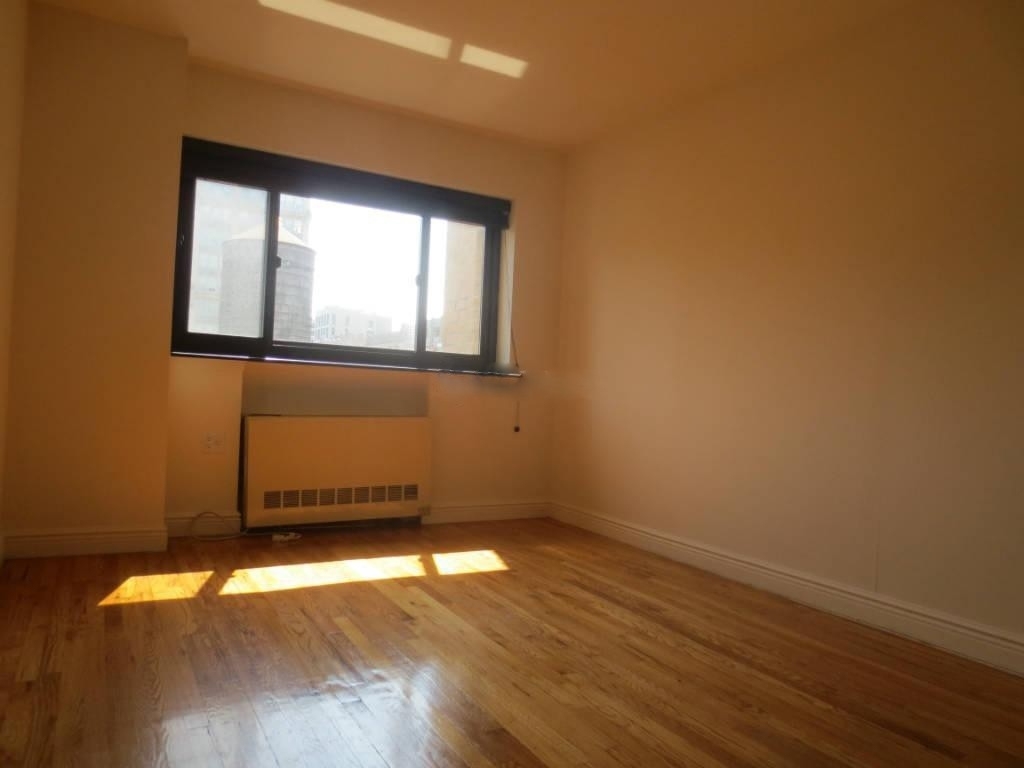 295 PARK AVENUE SOUTH - Photo 2