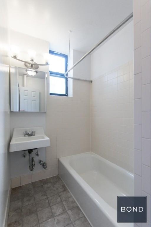 246 West 22nd Street - Photo 8