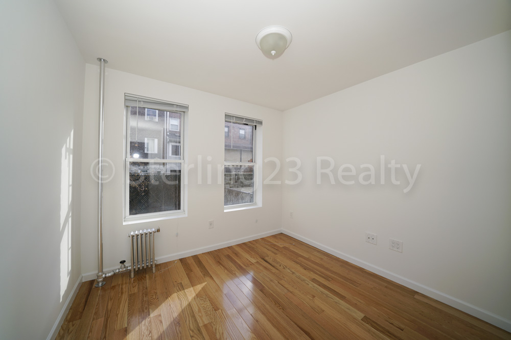 30-15 49th Street - Photo 4