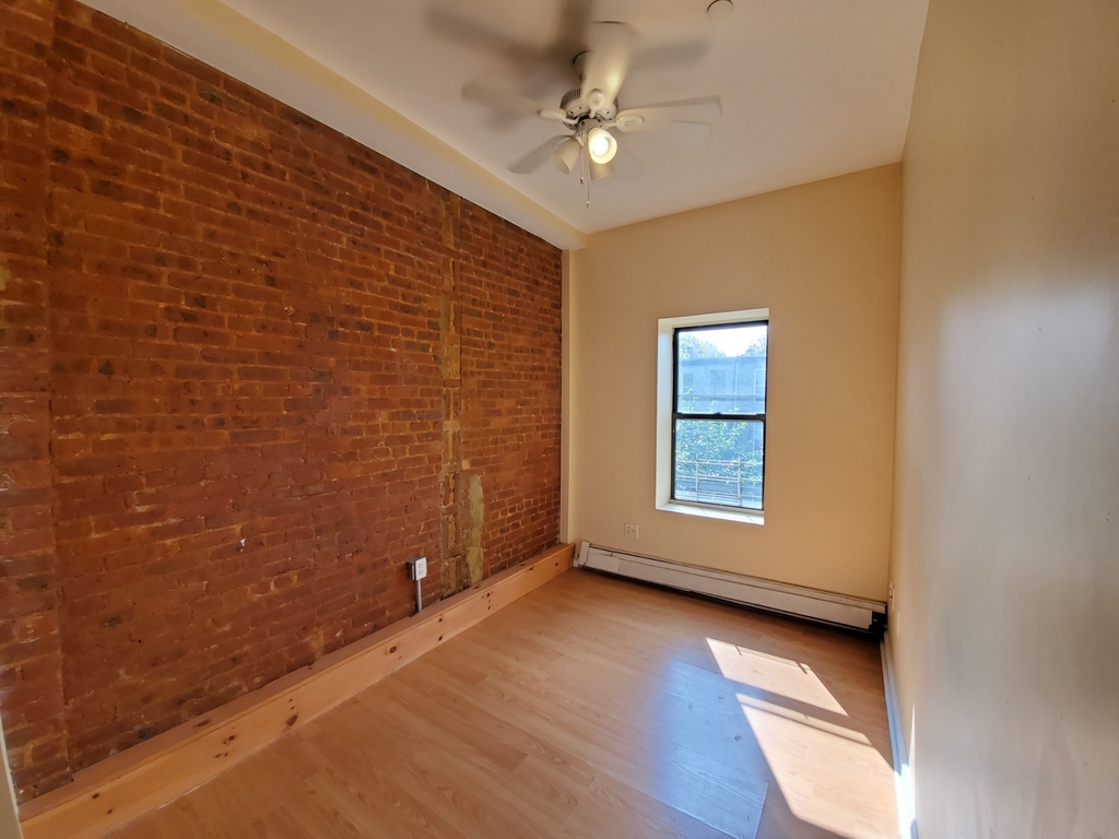 248 Hancock St - Photo 7