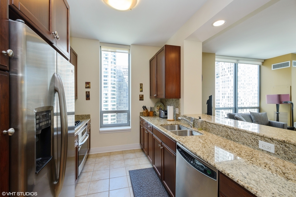 600 North Lake Shore Drive - Photo 9