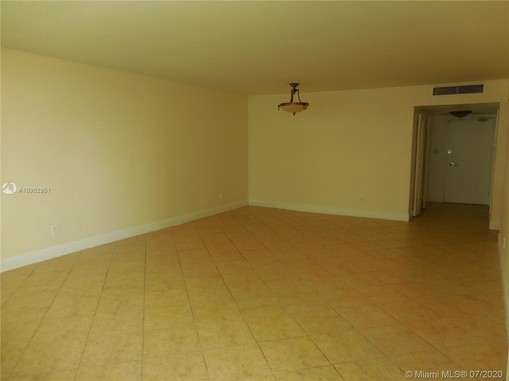 5151 Collins Ave - Photo 6