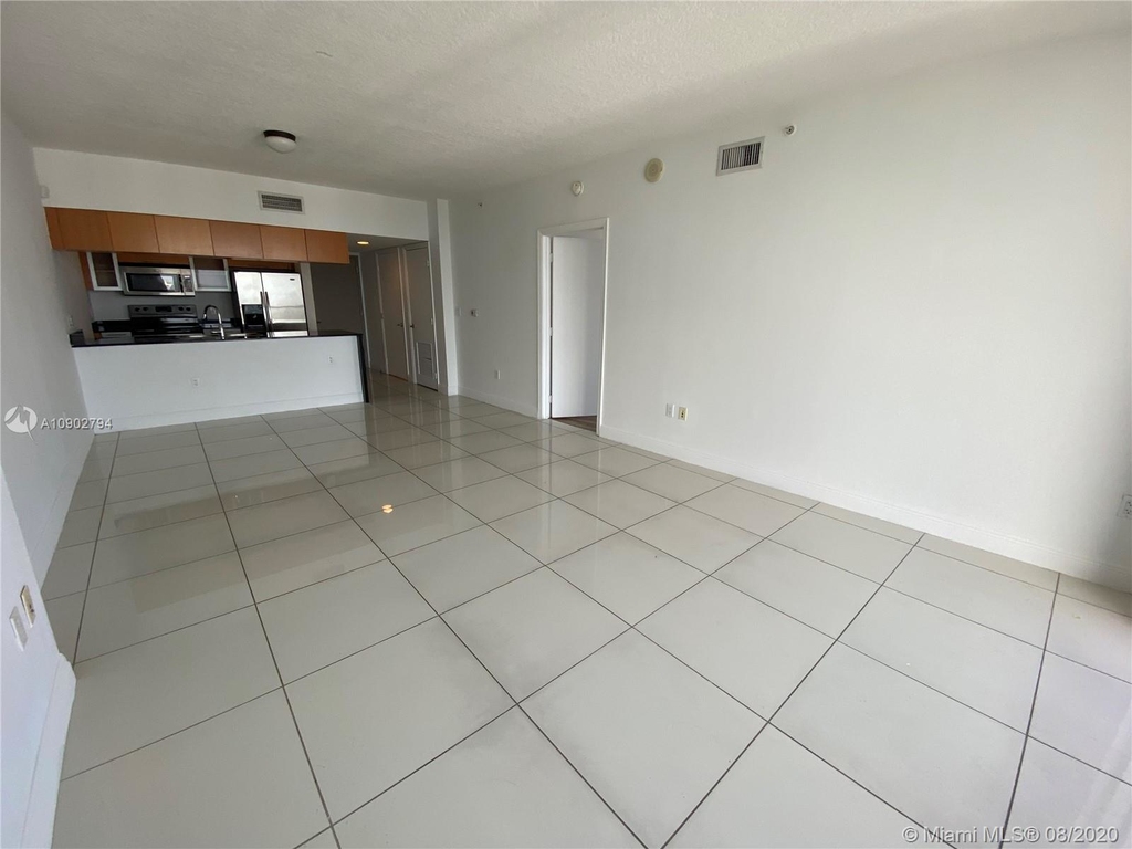 1750 N Bayshore Dr - Photo 7