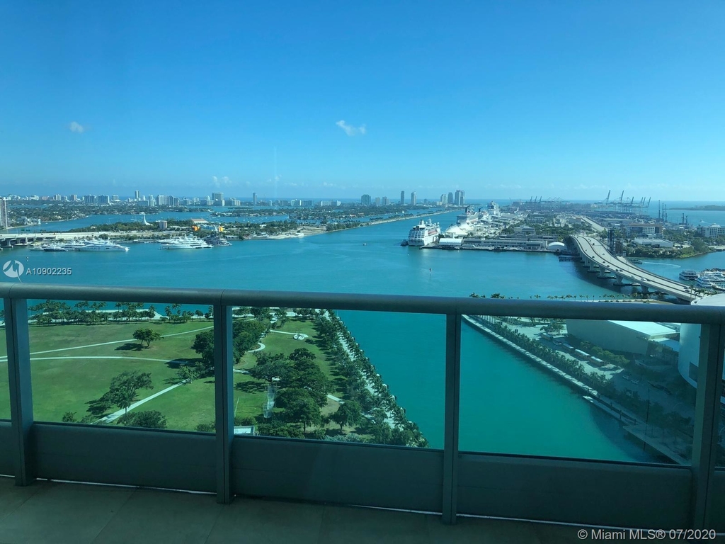 900 Biscayne Blvd - Photo 2