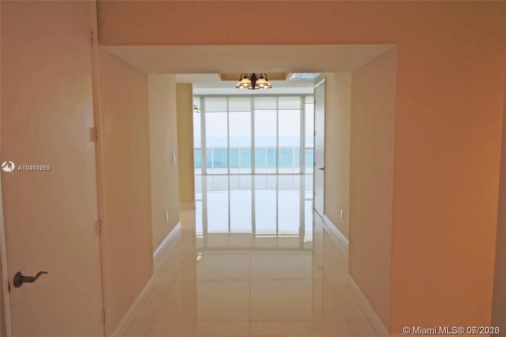 16001 Collins Ave - Photo 4