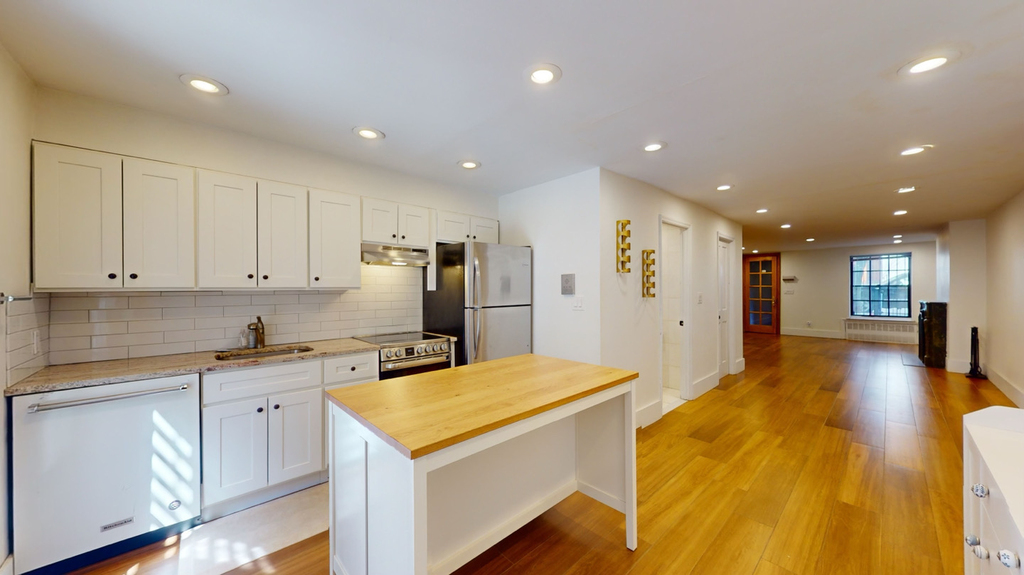 310 East 81st Street - Photo 7