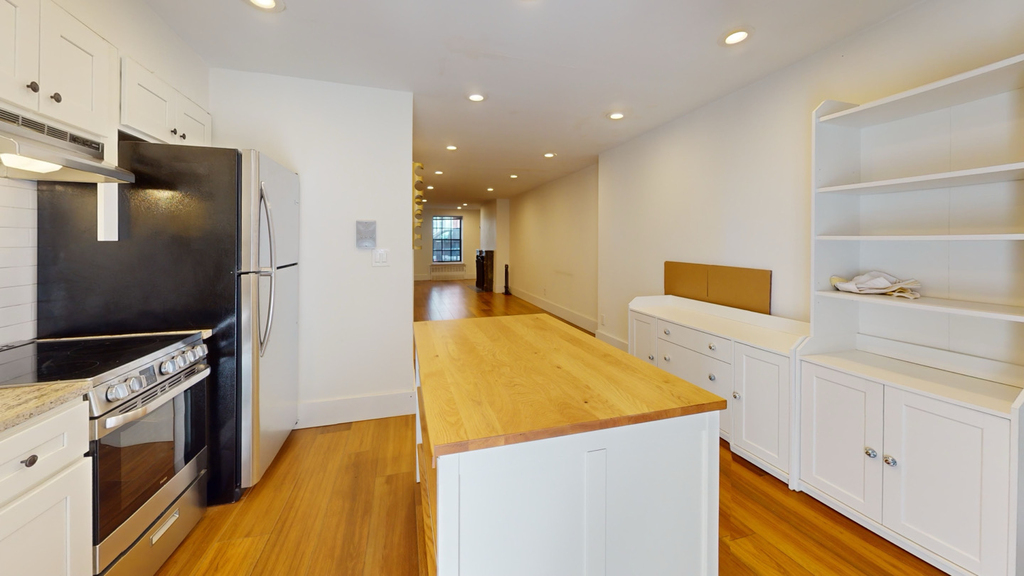 310 East 81st Street - Photo 17