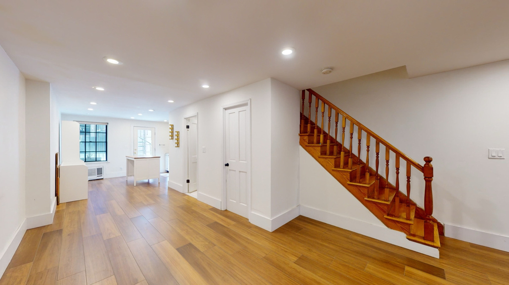 310 East 81st Street - Photo 9