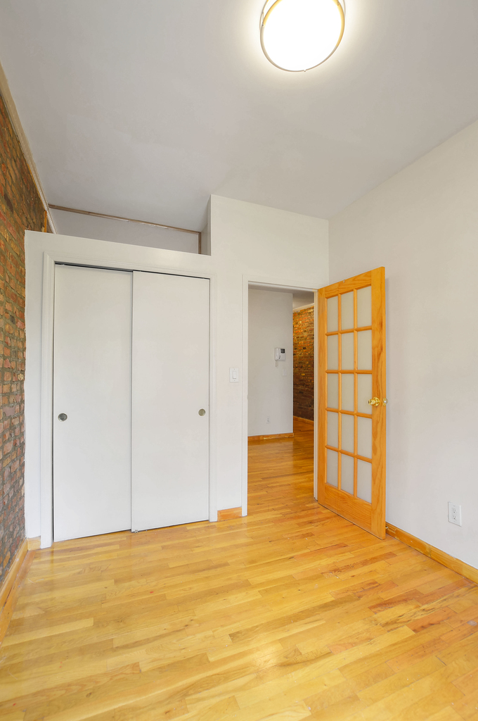 520 East 11th Street - Photo 7