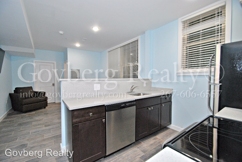 1409 N 15th Street - Photo 0