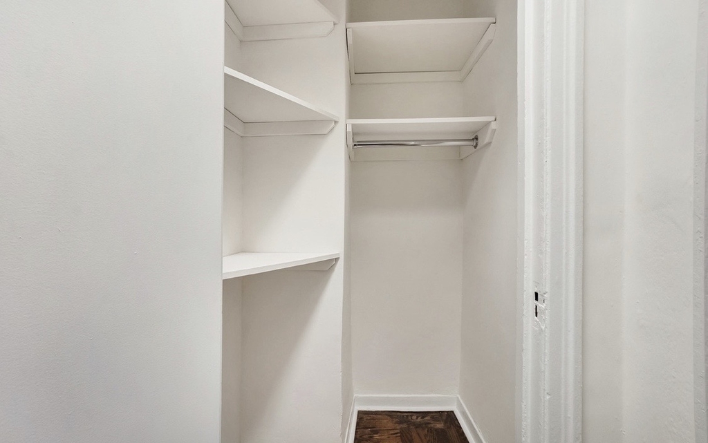 140 East 46th Street - Photo 4