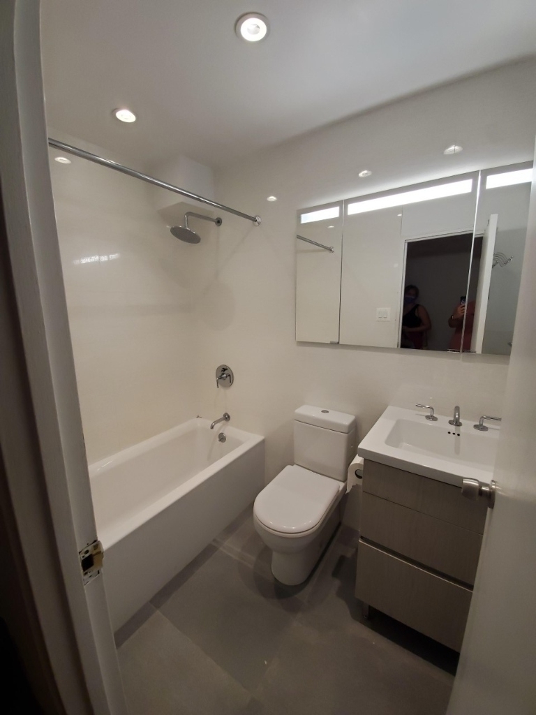 425 East 80th Street - Photo 4