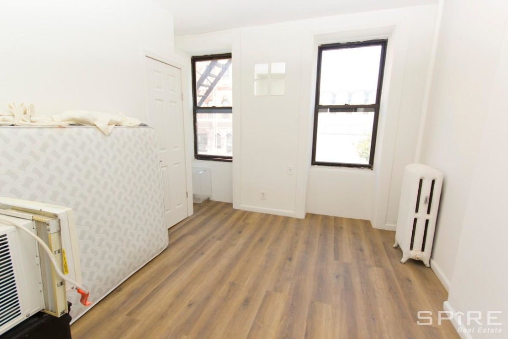 160 East 102nd Street - Photo 3