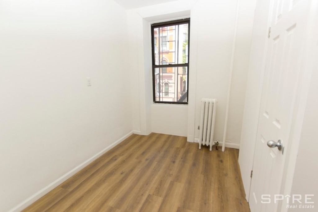 160 East 102nd Street - Photo 4