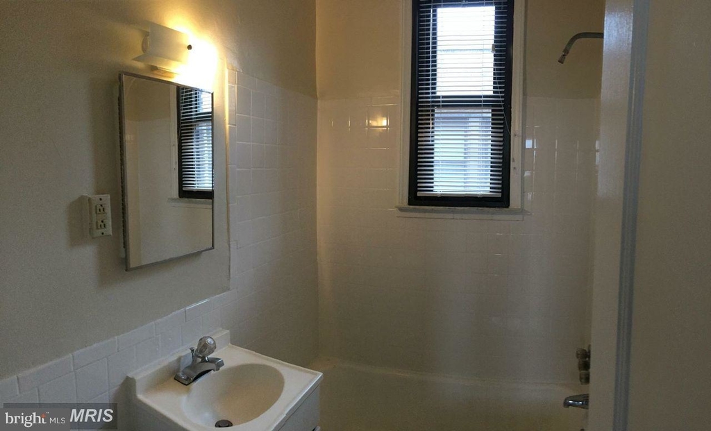 1010 25th Street Nw - Photo 6