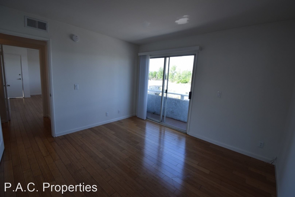 5340 Whitsett Avenue - Photo 11