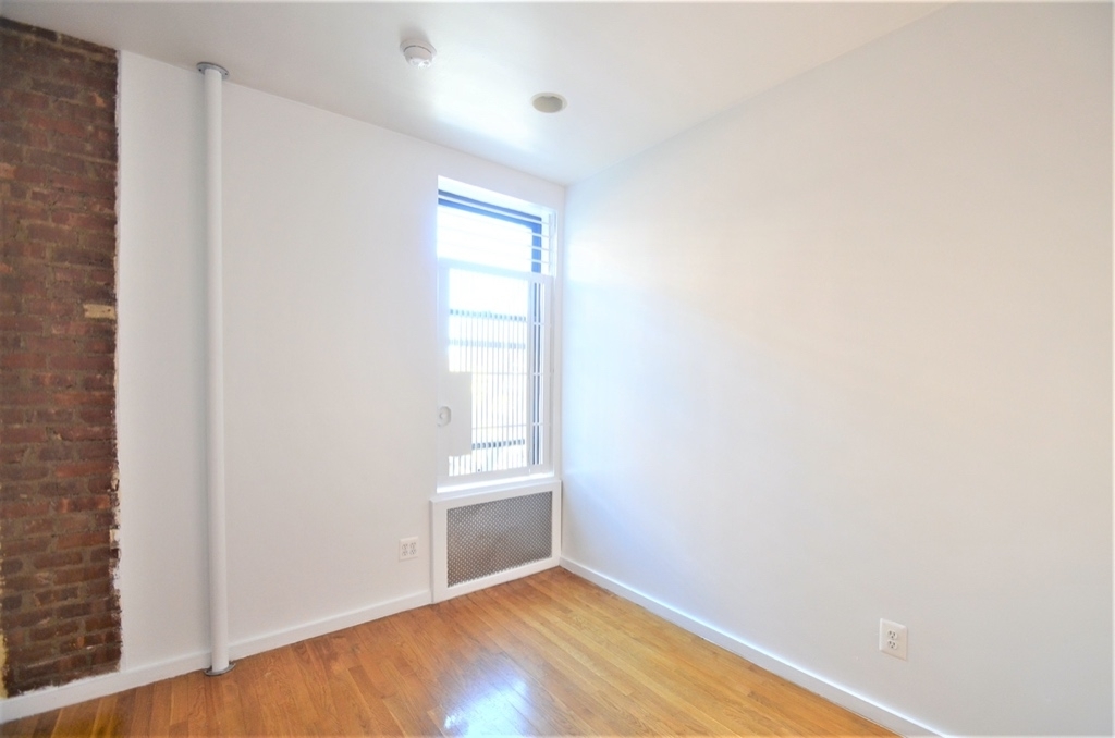 502 West 148th Street - Photo 4