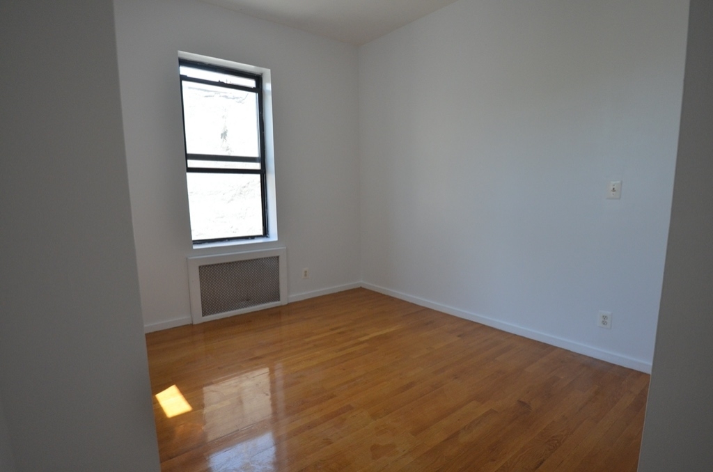 500 West 148th Street - Photo 6