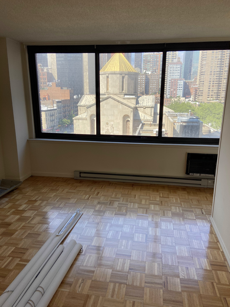 300 East 34th Street - Photo 7