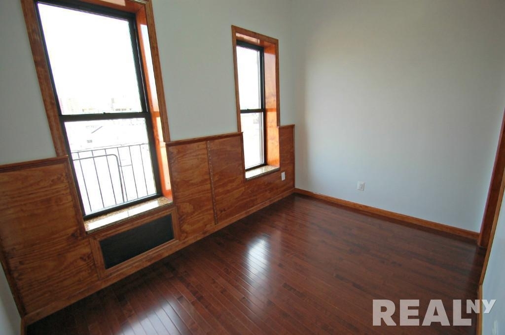 153 Norfolk Street - Photo 0