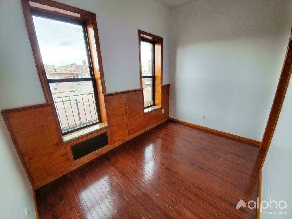 153 Norfolk Street - Photo 2