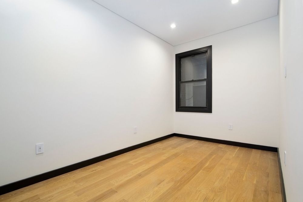 137 Thompson Street - Photo 2