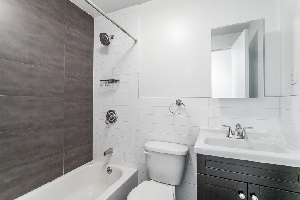 457 West 17th Street - Photo 4