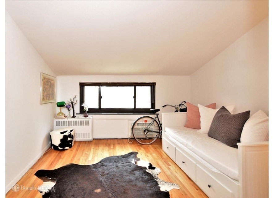 425 East 80th Street - Photo 3