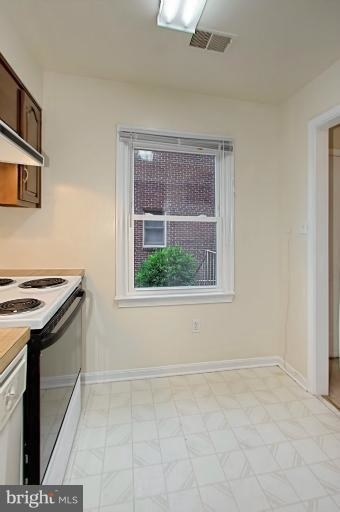 1208 Wayne Street N - Photo 5