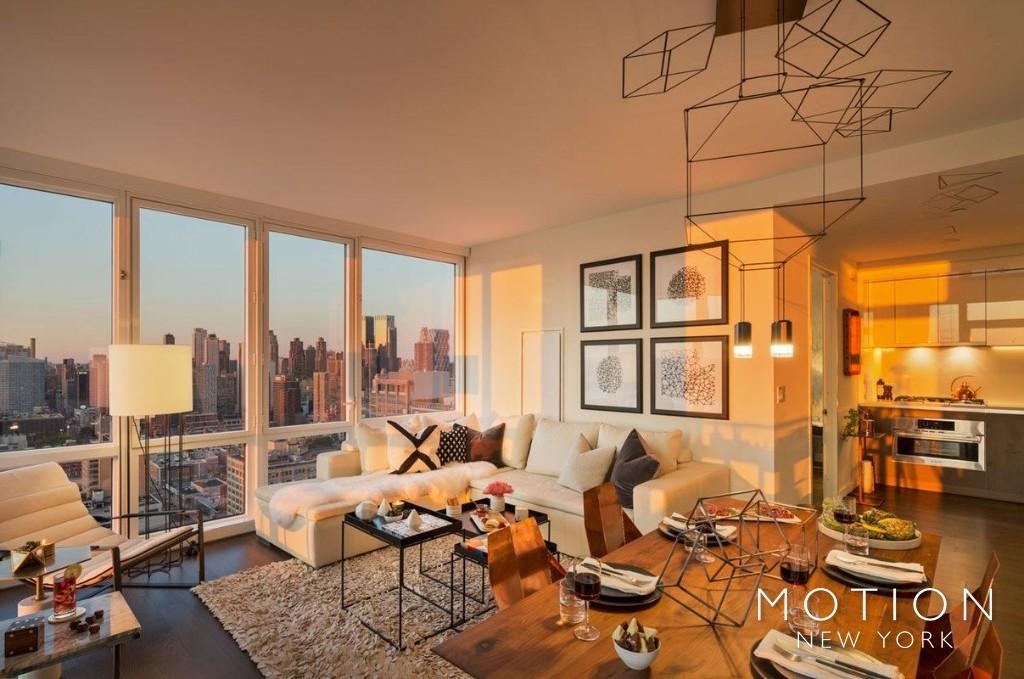 603 West 42nd Street - Photo 2