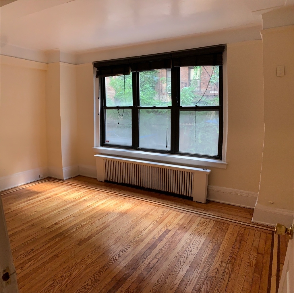 310 East 55th Street - Photo 4