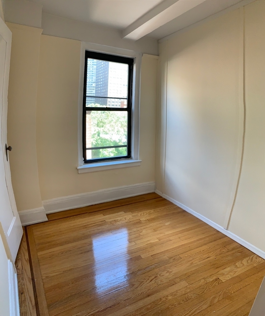 311 East 55th Street - Photo 1